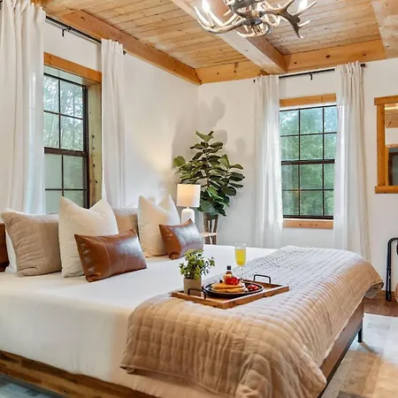 Family-Friendly ~ Smoky Mountains Villa